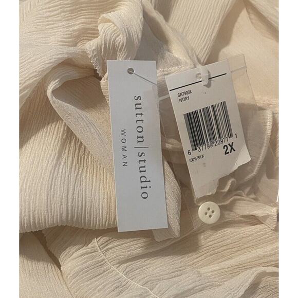 Sutton Studio Women's 2X Cream Silk Pleated Button Down Relaxed Flowy Blouse NWT - Picture 3 of 3